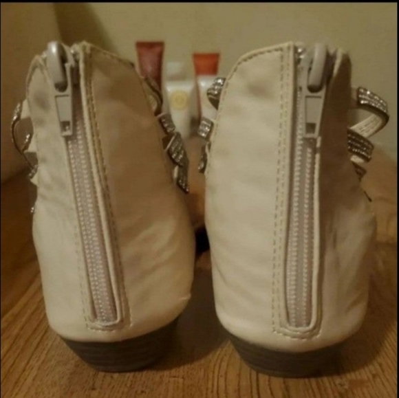 ♥︎New Rhinestone Sandals♥︎ - Picture 6 of 10